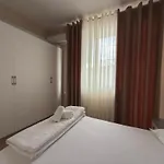 Πανσιόν Deon Vlorë