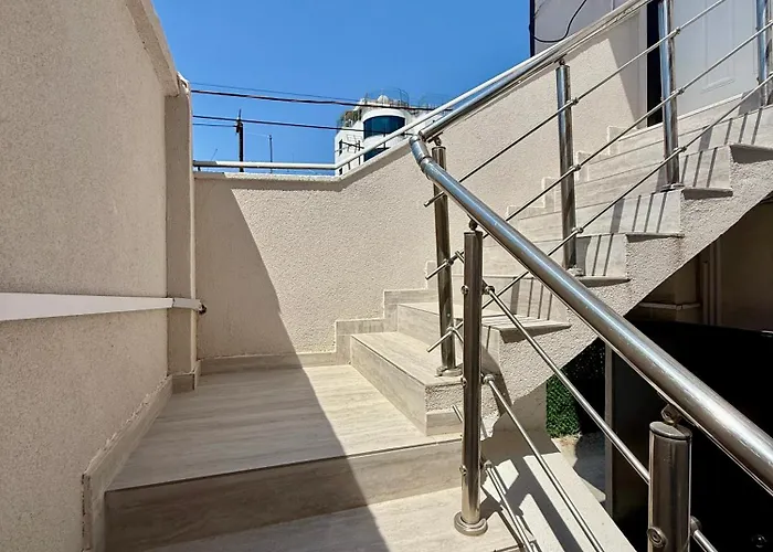 Deon Vlorë