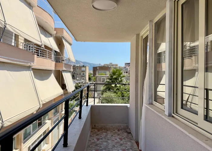 Deon Vlorë